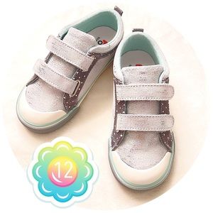 NEW See Kai Run Robyne Shiny Silver Leather Sneaker 12